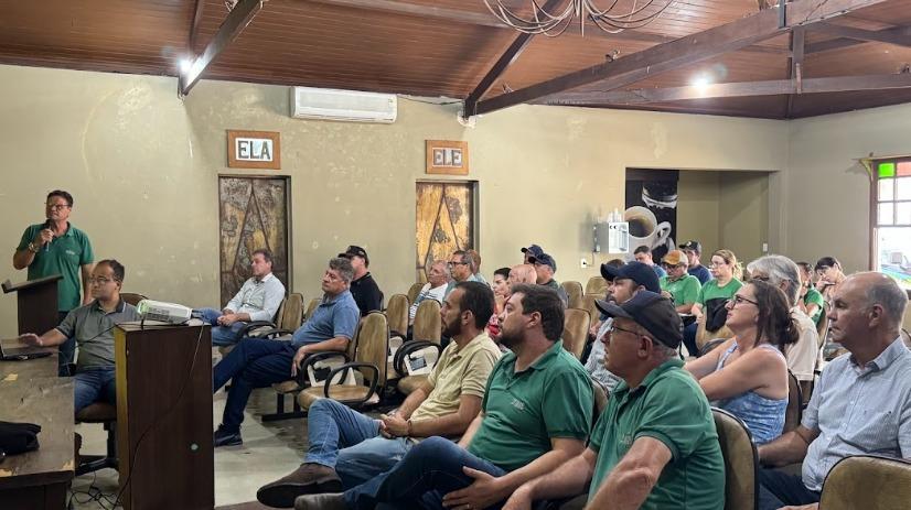 Prefeitura discute com Sindicato Rural e produtores plano para recuperar estradas rurais