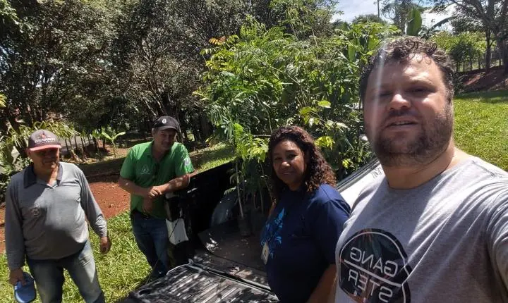 Prefeitura de Cássia doa 80 mudas nativas para recuperação de área degradada em Passos